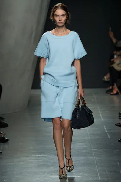 Look 9
